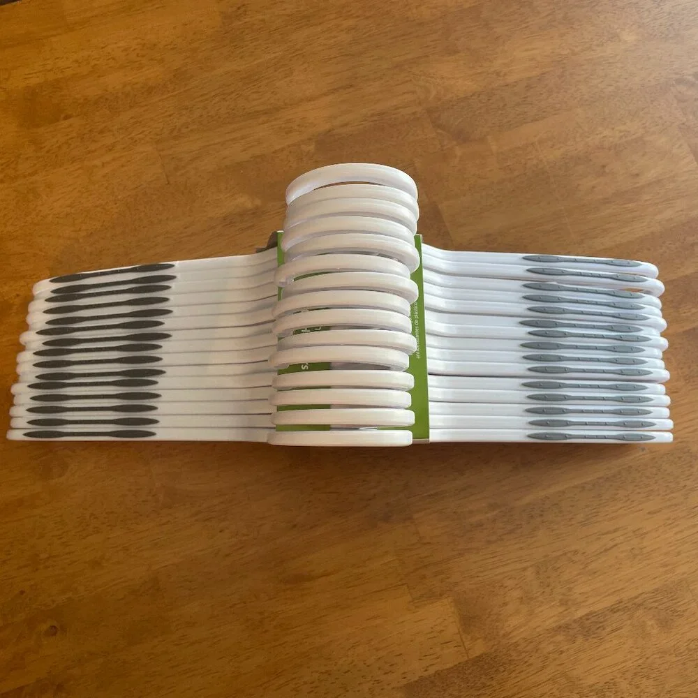 15-pack bendable plastic, lightweight hangers with non-slip grips